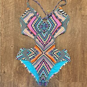 Jessica Simpson Cutout One Piece Swimsuit Geometric Print Medium